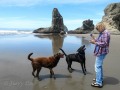 Bandon Beach - Kim & the Pups